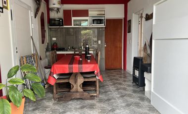 Casa en  barrio Los Troncos.