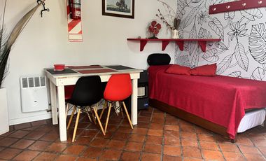 Casa en  barrio Los Troncos.
