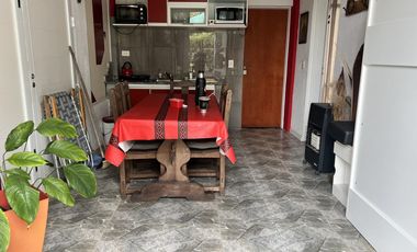 Casa en  barrio Los Troncos.
