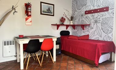 Casa en  barrio Los Troncos.