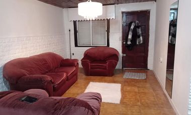 Casa venta - 2 dormitorios - 1 baño - 330mts2 totales - Sourigues