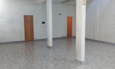 8 LOCALES
