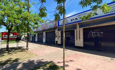 8 LOCALES