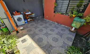 DEPARTAMENTO 2 AMB. PLANTA BAJA: CON PATIO Y COCHERA