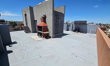 DEPARTAMENTO 2 AMB. PLANTA BAJA: CON PATIO Y COCHERA