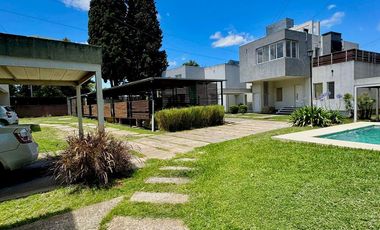 Casa en venta - Adrogué (Complejo Los Jardines)