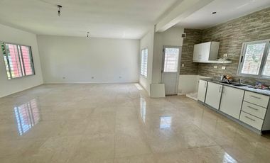 Casa en venta - Adrogué (Complejo Los Jardines)