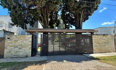 Casa en venta - Adrogué (Complejo Los Jardines)