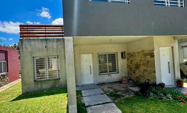 Casa en venta - Adrogué (Complejo Los Jardines)