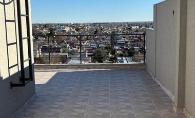 Departamento semipiso de 2 ambientes en el centro de Remedios de Escalada con cochera