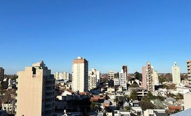 Departamento semipiso de 2 ambientes en el centro de Remedios de Escalada con cochera