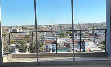 Departamento semipiso de 2 ambientes en el centro de Remedios de Escalada con cochera