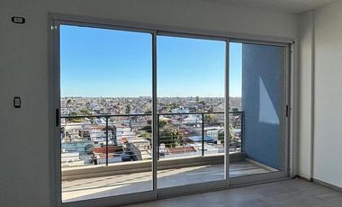 Departamento semipiso de 2 ambientes en el centro de Remedios de Escalada con cochera