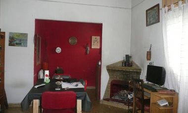 DOS CASAS SOBRE LOTE DE 10 X 29 - ADROGUE