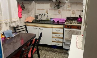 Casa en venta - 2 Dormitorios 1 Baño - Cochera - 241Mts2 - Villa Lugano