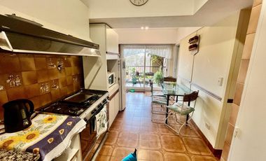 Olivos, Lindisimo Departamento en  Venta de 4 dormitorios, cochera y baulera