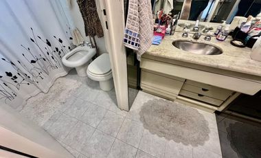Olivos, Lindisimo Departamento en  Venta de 4 dormitorios, cochera y baulera