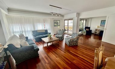 Olivos, Lindisimo Departamento en  Venta de 4 dormitorios, cochera y baulera