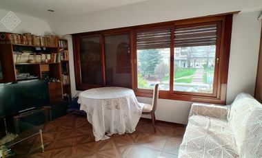 Excelente Piso sobre la Avda. en Escalada Centro fte al FCGR - Residencia Universitaria!!!