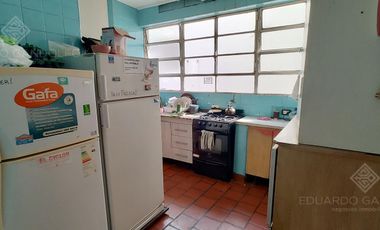 Excelente Piso sobre la Avda. en Escalada Centro fte al FCGR - Residencia Universitaria!!!