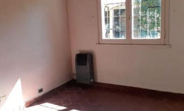 Casa en venta - 2 dormitorios 2 baños - Cochera - 337mts2 - El Faro, Mar del Plata