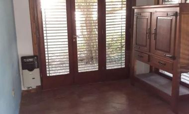 Casa en venta - 2 dormitorios 2 baños - Cochera - 337mts2 - El Faro, Mar del Plata
