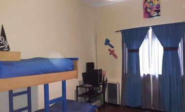 Casa en venta - 2 dormitorios 2 baños - Cochera - 337mts2 - El Faro, Mar del Plata