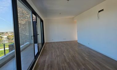 Venta y alquiler de departamento 4 ambientes con dependencia con cochera en Nordelta