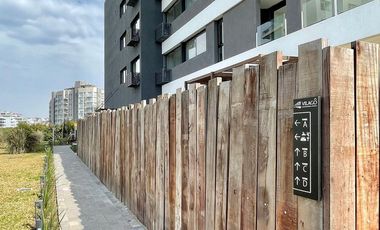 Venta y alquiler de departamento 4 ambientes con dependencia con cochera en Nordelta