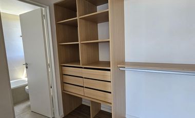 Venta y alquiler de departamento 4 ambientes con dependencia con cochera en Nordelta