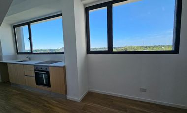 Venta y alquiler de departamento 4 ambientes con dependencia con cochera en Nordelta
