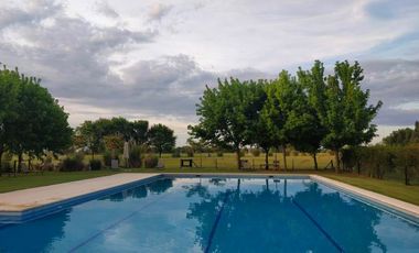 Navarrete Propiedades - Hermoso terreno a la laguna en San Sebastián Area 6