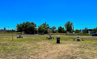 Casa de  Venta de Dos Dormitorios Frente al Colegio Joan Miro en Funes City