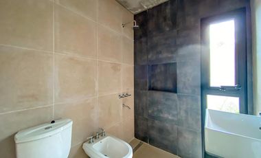 Casa de  Venta de Dos Dormitorios Frente al Colegio Joan Miro en Funes City