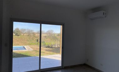 Casa en Venta con vista a espejo de agua Barrio El Canton Puerto Escobar
