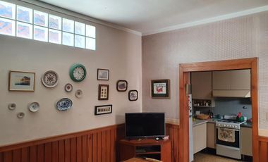 Casa de 4 ambientes con garaje y terraza en el centro de Quilmes