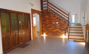 Casa de cuatro ambientes en venta en Costa del Este, Costa Atlantica