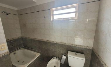 DUPLEX EN VENTA LA PLATA 2 DOR. 15 524 Y 524 BIS