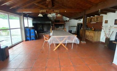 Chalet 4 ambientes con pileta y quincho en Barrio Lopez de Gomara