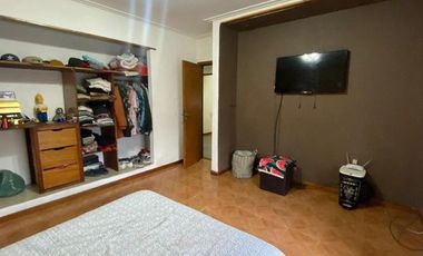 Chalet 4 ambientes con pileta y quincho en Barrio Lopez de Gomara