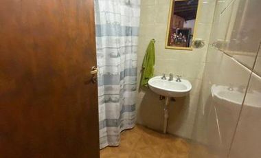 Chalet 4 ambientes con pileta y quincho en Barrio Lopez de Gomara