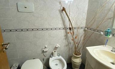 Chalet 4 ambientes con pileta y quincho en Barrio Lopez de Gomara