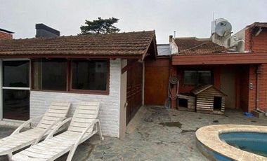 Chalet 4 ambientes con pileta y quincho en Barrio Lopez de Gomara