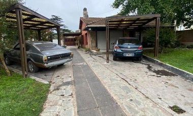 Chalet 4 ambientes con pileta y quincho en Barrio Lopez de Gomara