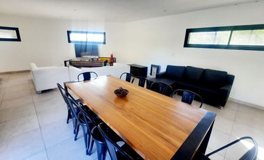 Venta Casa 5 ambientes cochera parque pileta en Vicente Casares