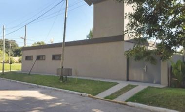 Venta Casa 5 ambientes cochera parque pileta en Vicente Casares