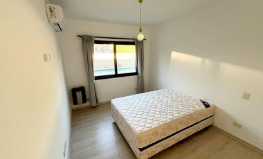 Venta Casa 5 ambientes cochera parque pileta en Vicente Casares