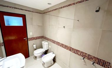 Venta Casa 5 ambientes cochera parque pileta en Vicente Casares