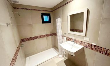 Venta Casa 5 ambientes cochera parque pileta en Vicente Casares