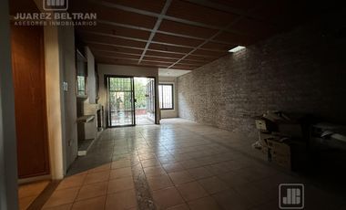 Casa en venta en Barrio Güemes, 2 dormitorios con cochera